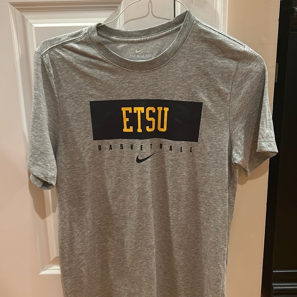 ETSU Men’s Basketball Short Sleeve T Shirt